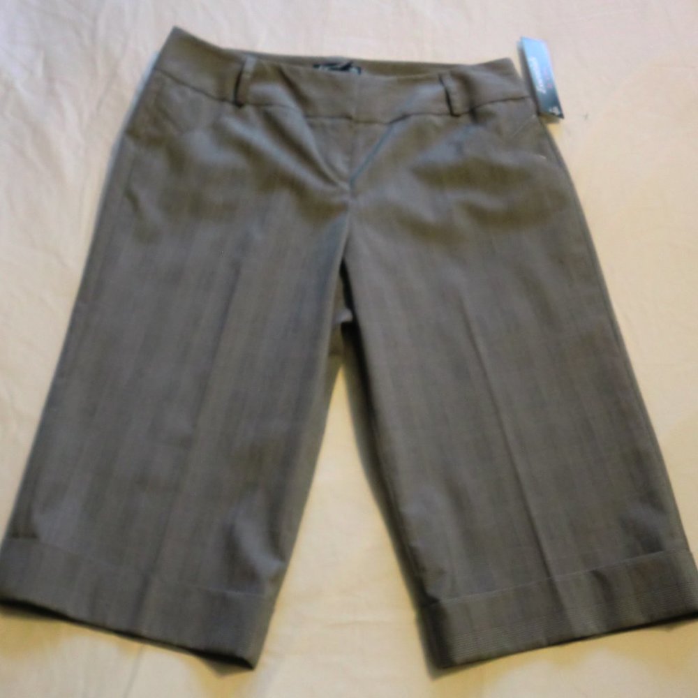 NEW ABS Essentials - Plaid Burmuda Shorts (size 8)